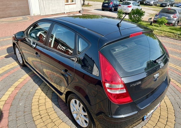 Hyundai I30 cena 20900 przebieg: 252000, rok produkcji 2011 z Siedlce małe 352